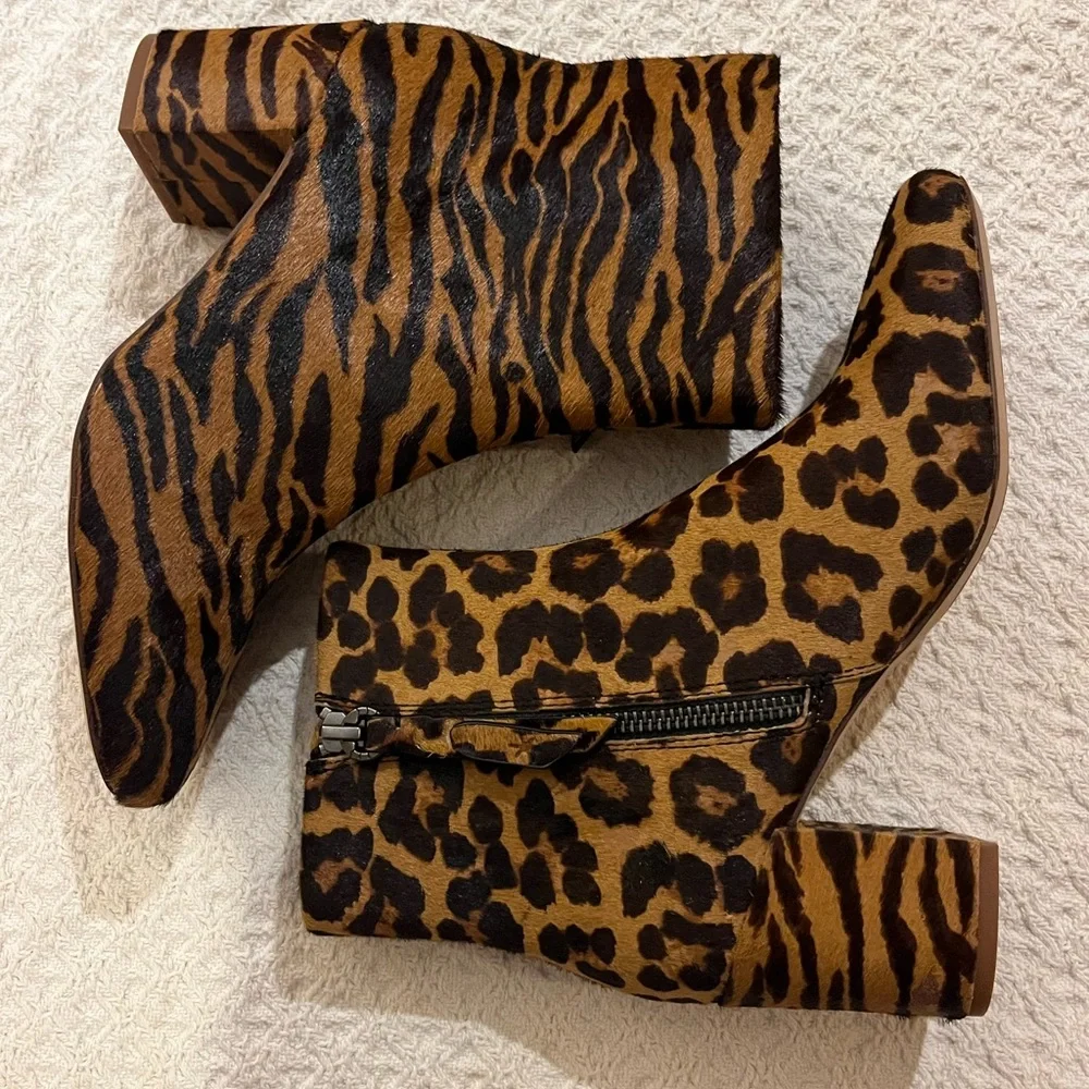 Splendid animal pattern ankle boots/ booties: tiger & leopard patterns. Size 6